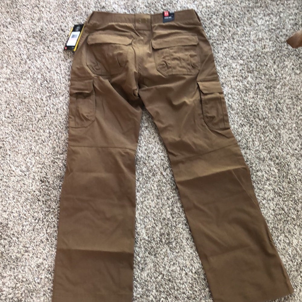 Under Armour Brown Cargo Pants - Picture 2 of 2
